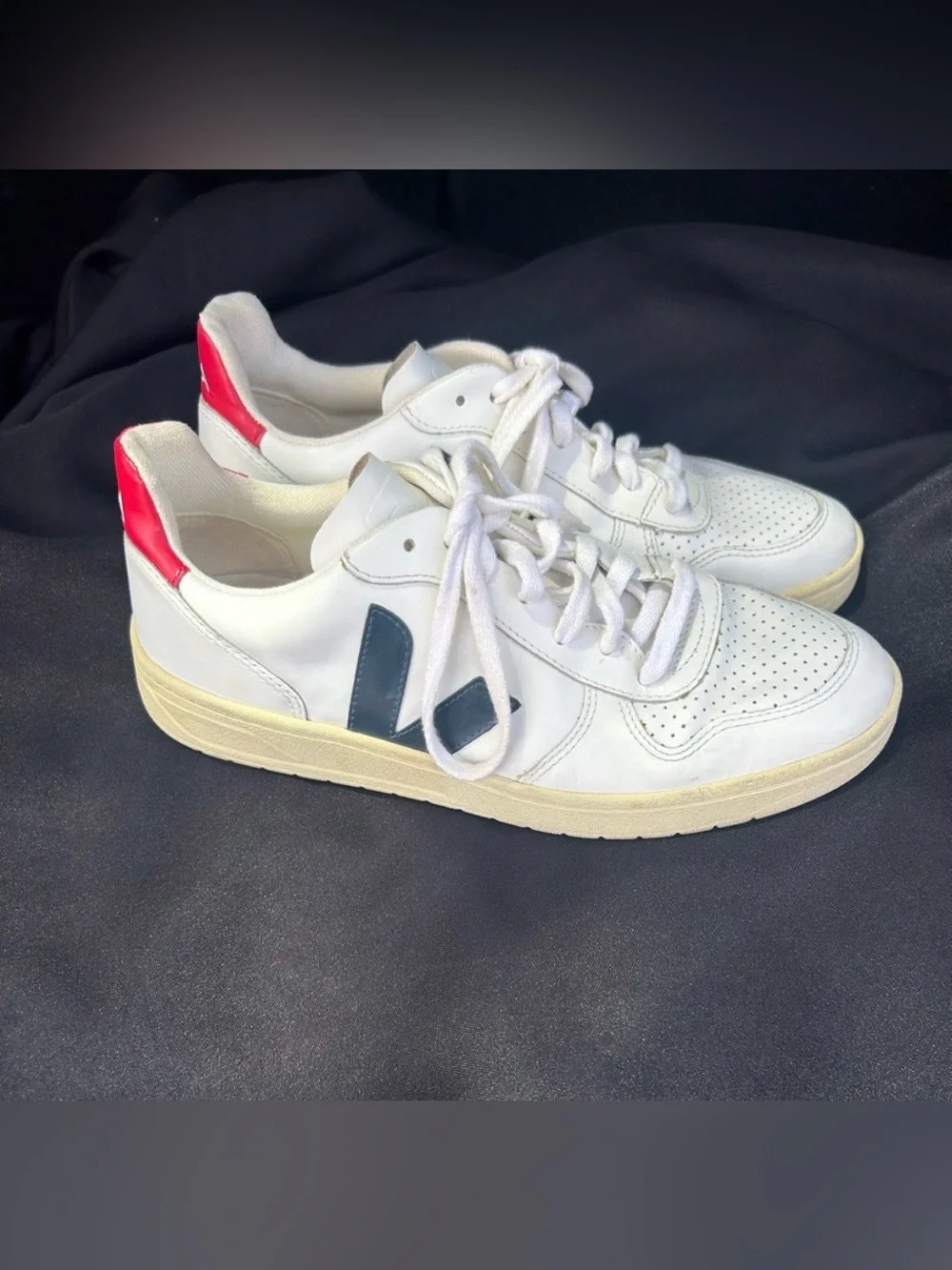 Veja V-10 women’s sneakers size 9 white/red/navy